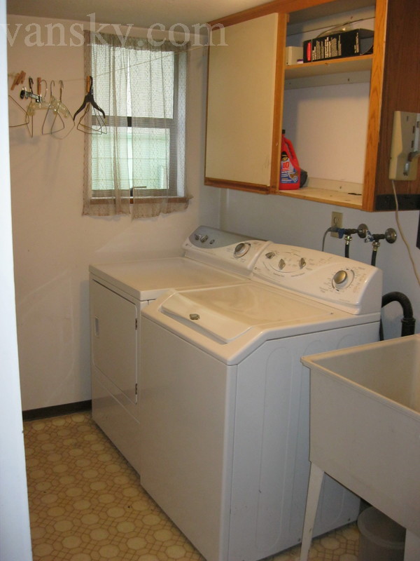 190112225504_Laundry room.JPG